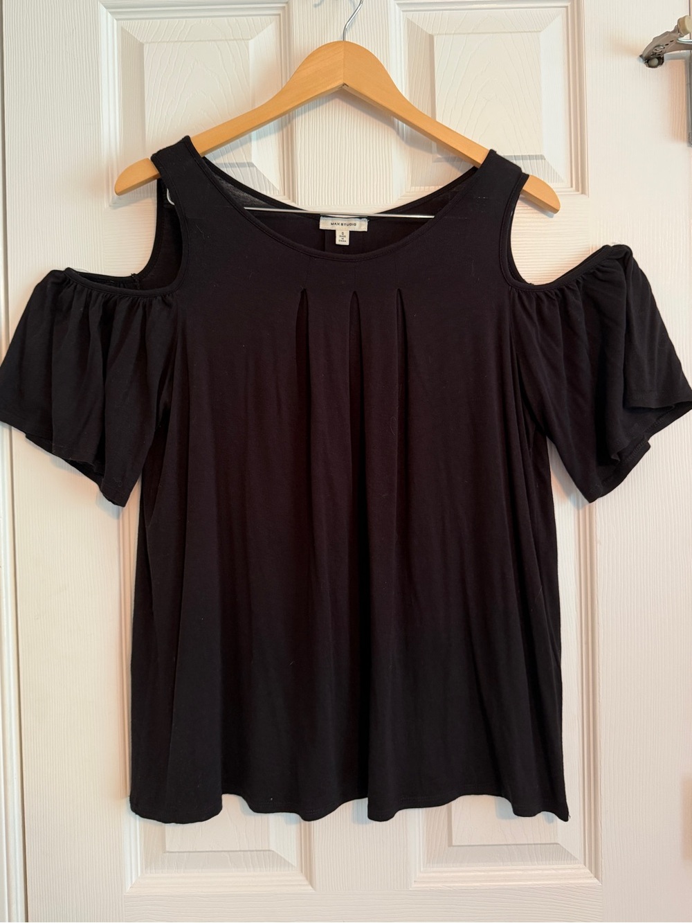 Max Studio Cold-Shoulder Black Women's Top - 3 Pleat Front Size Small